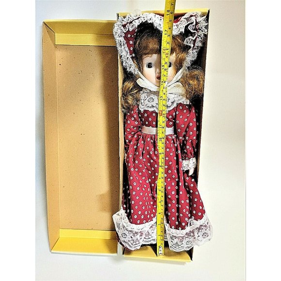 Porcelain Blond Doll Country Cloth with Box 18" Tall Excellent Condition VINTAGE - Picture 5 of 10